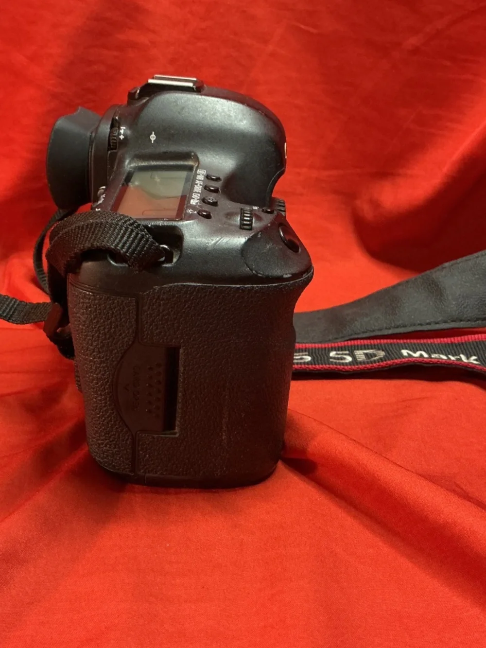 Canon EOS 5D Mark III Digital SLR Camera